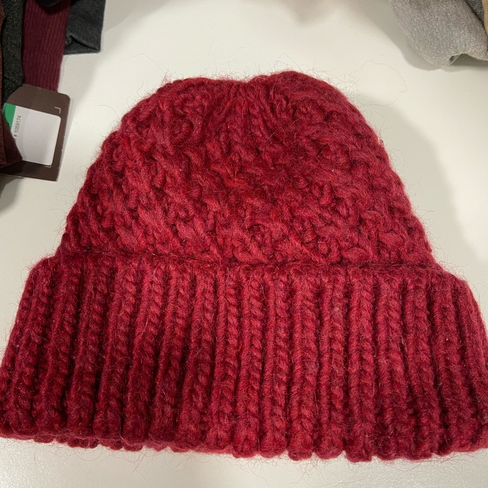 Women's Red Hat (Acrylic and Alpaca) Made in Italy